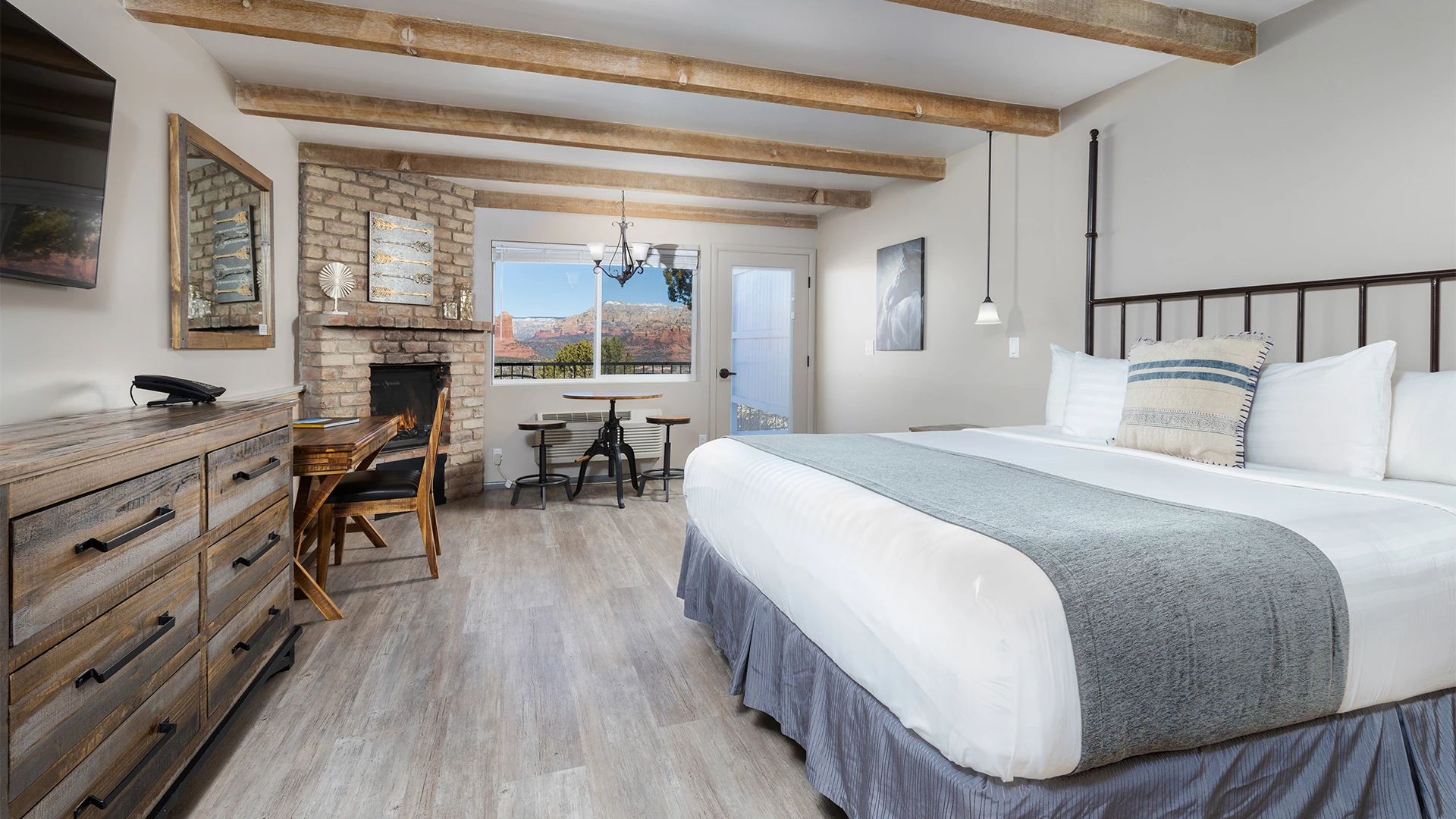 Premier Rim King at Sky Ranch Lodge — image 2 of 4