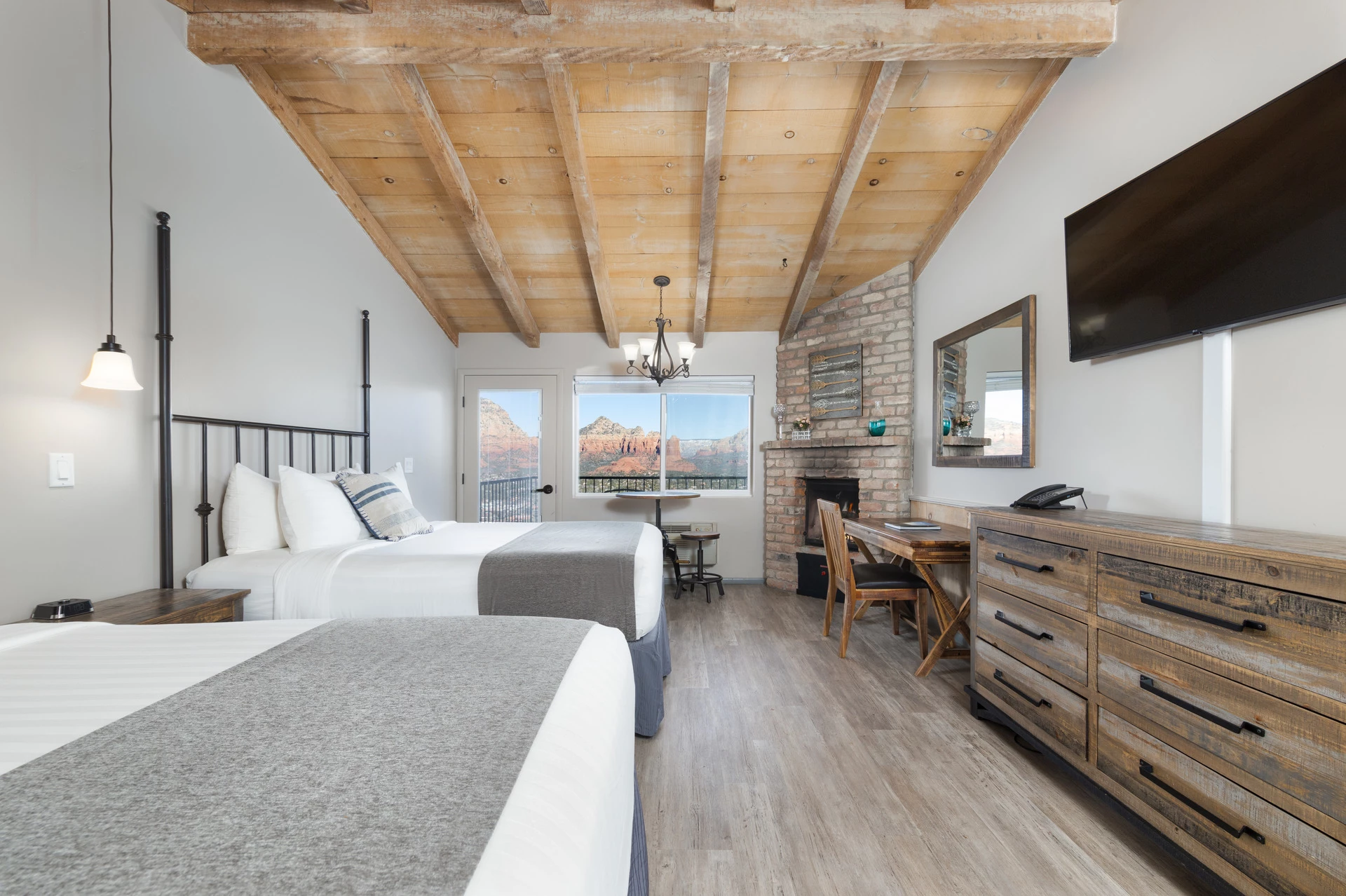 Premier Rim Queen at Sky Ranch Lodge — image 1 of 1