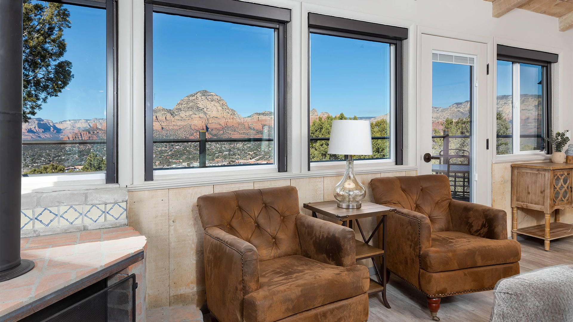 Cottage King at Sky Ranch Lodge — image 3 of 5